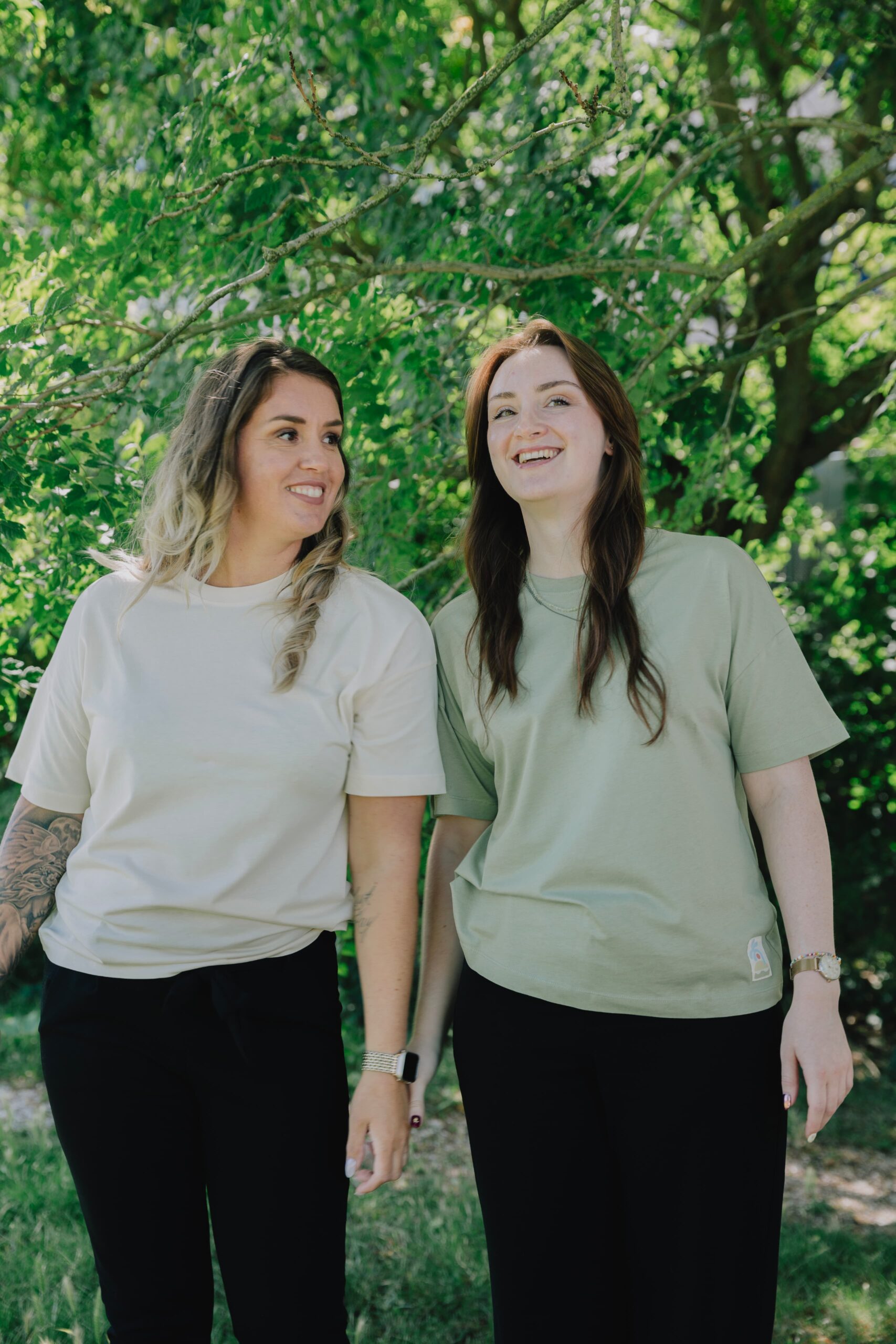 Een foto van Annemarie en Masha samen